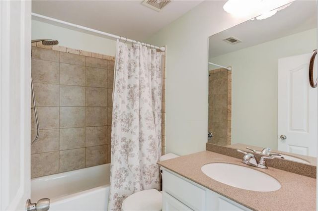 1005 Silver Thorne Drive, Loganville, GA 30052