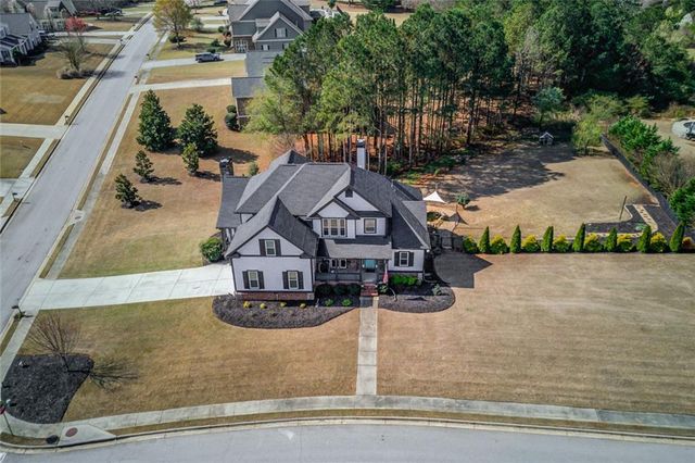 1005 Silver Thorne Drive, Loganville, GA 30052