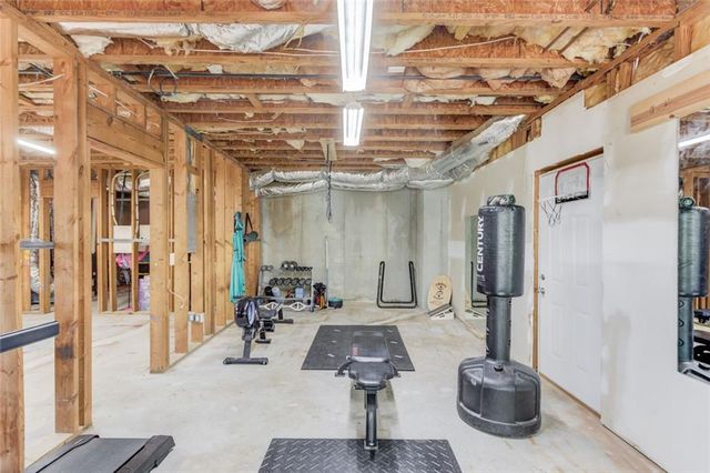 1005 Silver Thorne Drive, Loganville, GA 30052