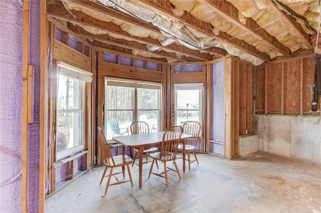 1005 Silver Thorne Drive, Loganville, GA 30052