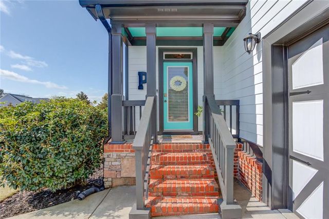 1005 Silver Thorne Drive, Loganville, GA 30052