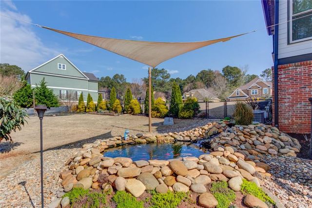 1005 Silver Thorne Drive, Loganville, GA 30052