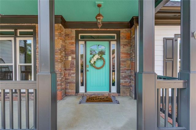 1005 Silver Thorne Drive, Loganville, GA 30052