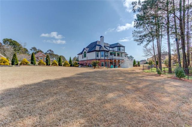 1005 Silver Thorne Drive, Loganville, GA 30052