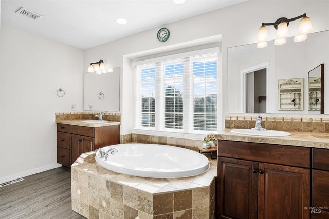 2452 W Astonte Dr, Meridian, ID 83646