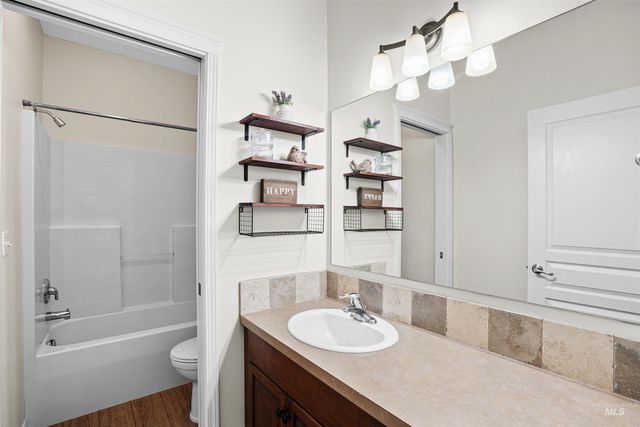 2452 W Astonte Dr, Meridian, ID 83646