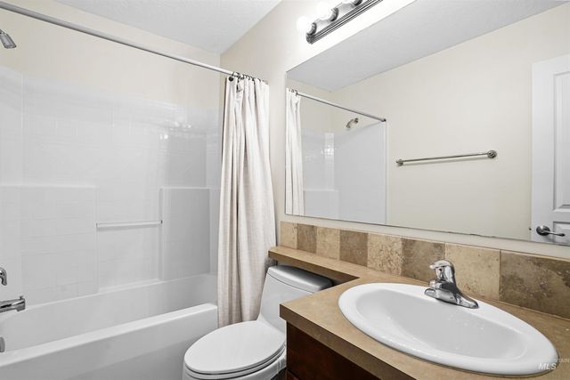 2452 W Astonte Dr, Meridian, ID 83646