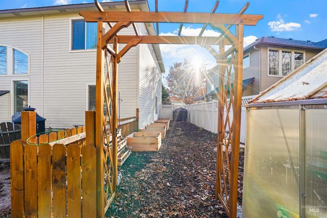 2452 W Astonte Dr, Meridian, ID 83646