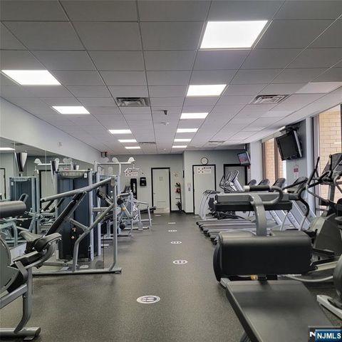 800 Palisade Avenue 704, Fort Lee, NJ 07024