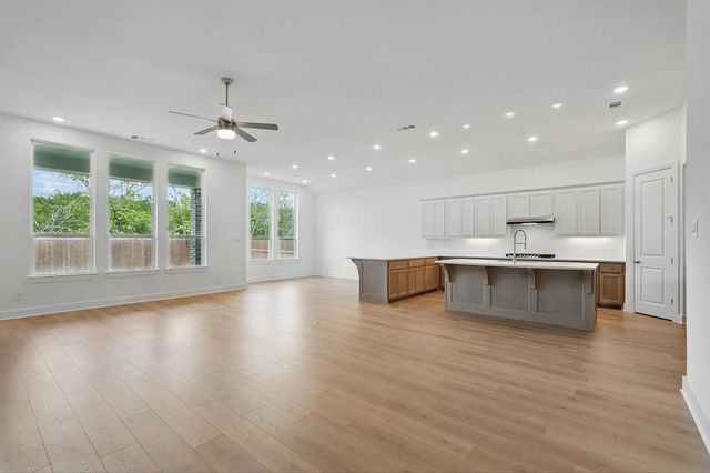 12242 Valencia Boulevard, Mont Belvieu, TX 77523