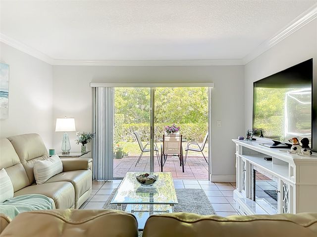 8891 Bella Vista Drive 291, Boca Raton, FL 33433