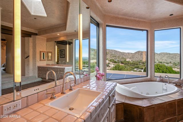 4616 E WHITE Drive, Paradise Valley, AZ 85253
