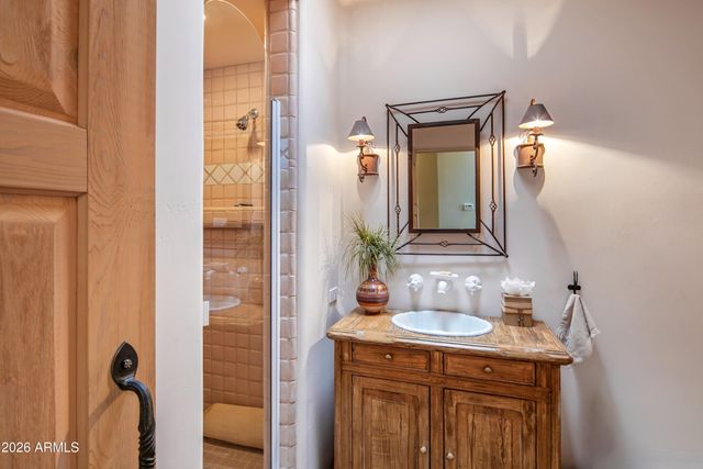 4616 E WHITE Drive, Paradise Valley, AZ 85253