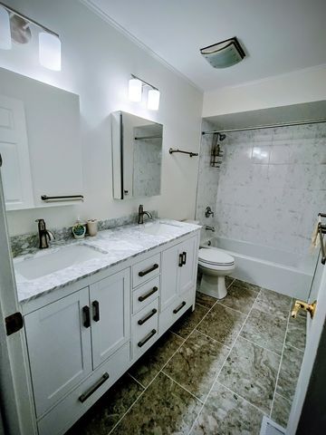 1367 S Elizabeth Street, Lombard, IL 60148