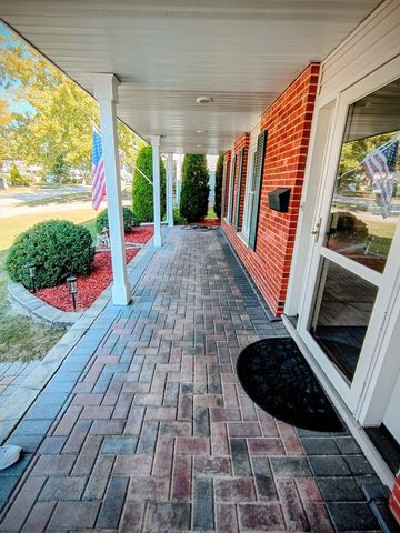 1367 S Elizabeth Street, Lombard, IL 60148