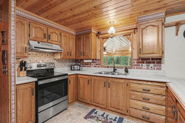 2437 Amelith Road, Bay City, MI 48706