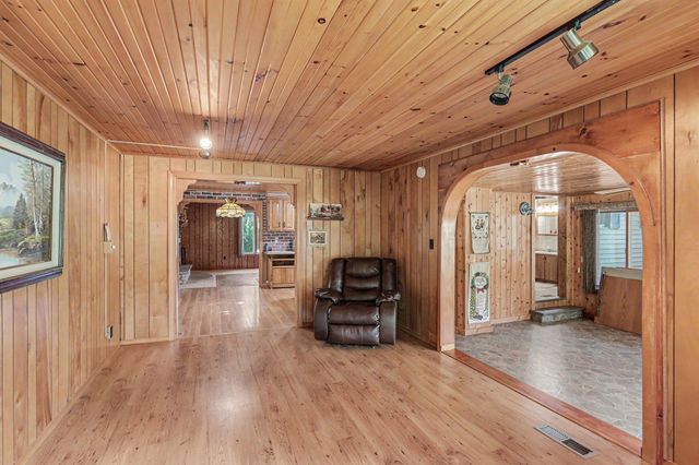 2437 Amelith Road, Bay City, MI 48706