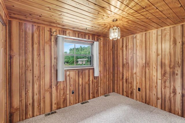 2437 Amelith Road, Bay City, MI 48706