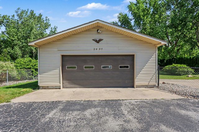 2437 Amelith Road, Bay City, MI 48706