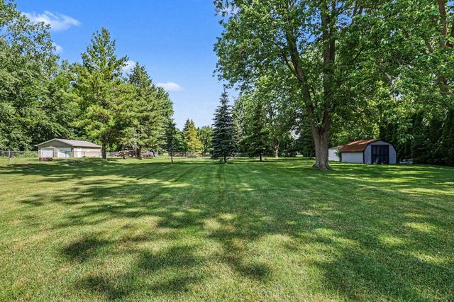 2437 Amelith Road, Bay City, MI 48706
