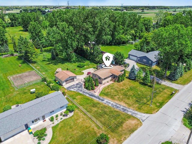 2437 Amelith Road, Bay City, MI 48706