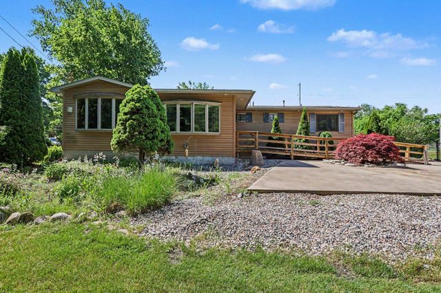 2437 Amelith Road, Bay City, MI 48706