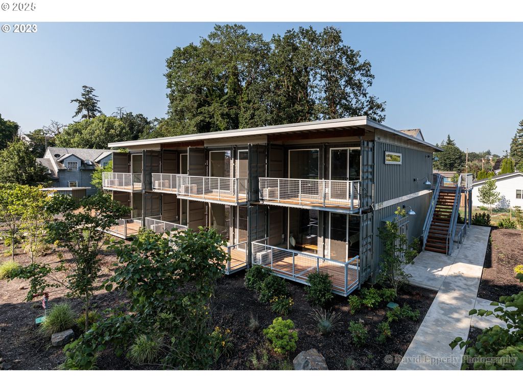 245 N 7TH St 2, St Helens, OR 97051