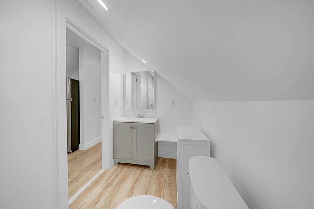 127 Henry Ave 2B, Lynn, MA 01902