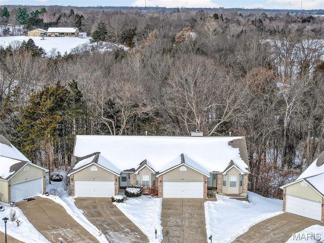 613 Meadowview Court, Warrenton, MO 63383