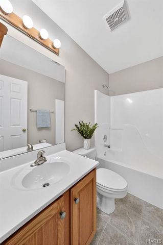 613 Meadowview Court, Warrenton, MO 63383