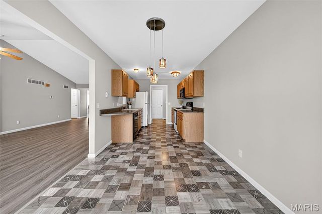 613 Meadowview Court, Warrenton, MO 63383