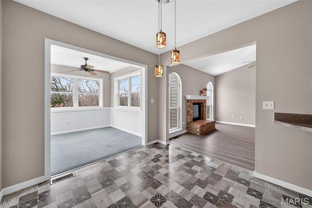 613 Meadowview Court, Warrenton, MO 63383