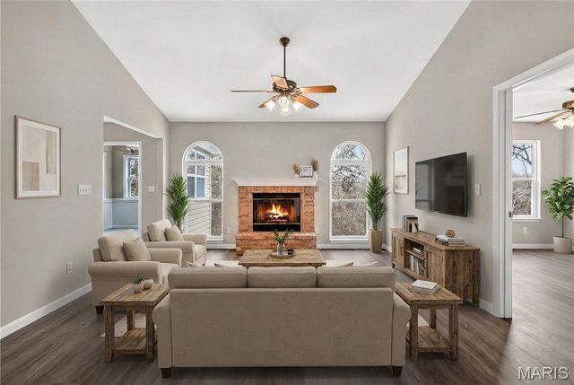 613 Meadowview Court, Warrenton, MO 63383