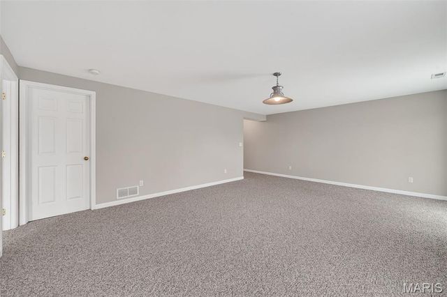 613 Meadowview Court, Warrenton, MO 63383