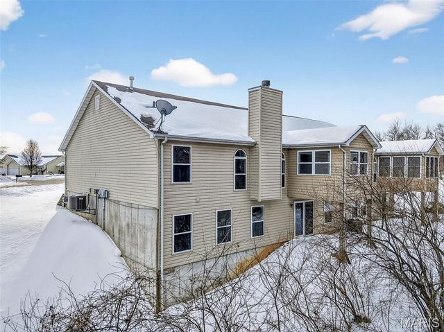 613 Meadowview Court, Warrenton, MO 63383