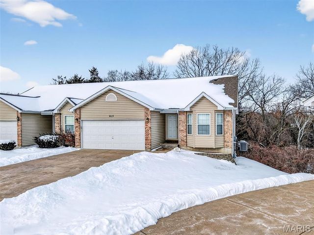 613 Meadowview Court, Warrenton, MO 63383