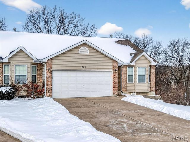 613 Meadowview Court, Warrenton, MO 63383