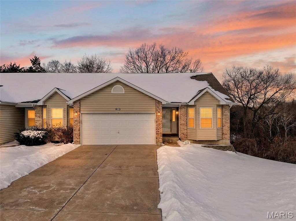 613 Meadowview Court, Warrenton, MO 63383