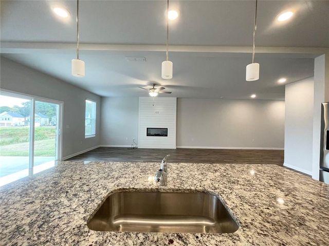 305 Green Love Lane, Grayson, GA 30017