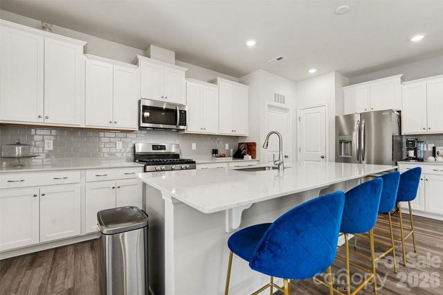 210 Eden Avenue, Mooresville, NC 28115