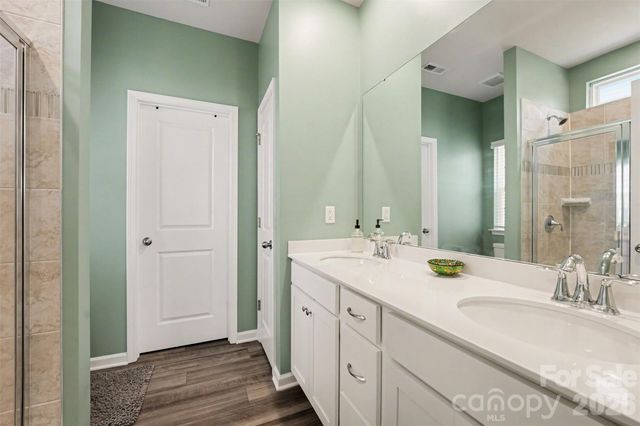 210 Eden Avenue, Mooresville, NC 28115