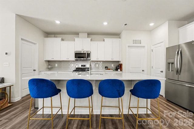 210 Eden Avenue, Mooresville, NC 28115