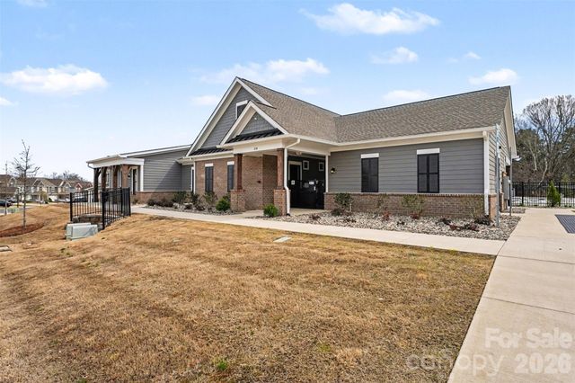 210 Eden Avenue, Mooresville, NC 28115