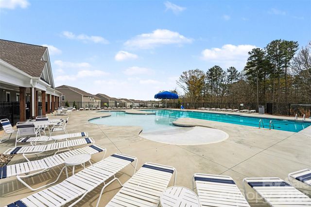 210 Eden Avenue, Mooresville, NC 28115