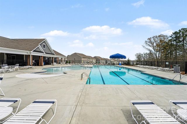 210 Eden Avenue, Mooresville, NC 28115