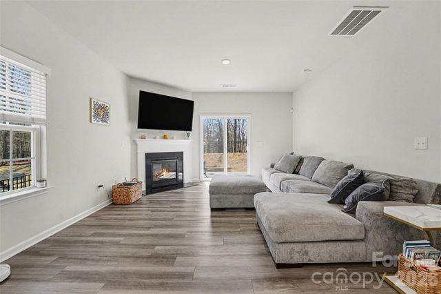 210 Eden Avenue, Mooresville, NC 28115