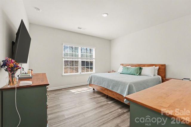 210 Eden Avenue, Mooresville, NC 28115