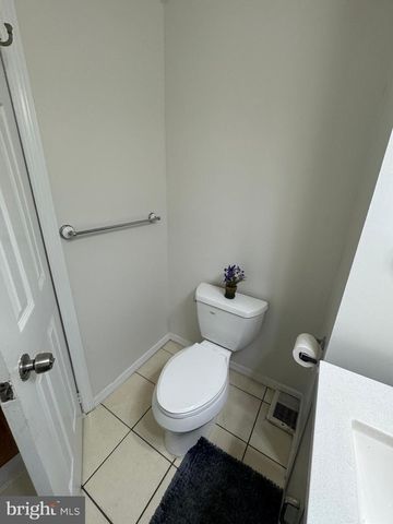 150 S OLDEN AVE, Trenton, NJ 08609