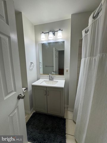 150 S OLDEN AVE, Trenton, NJ 08609