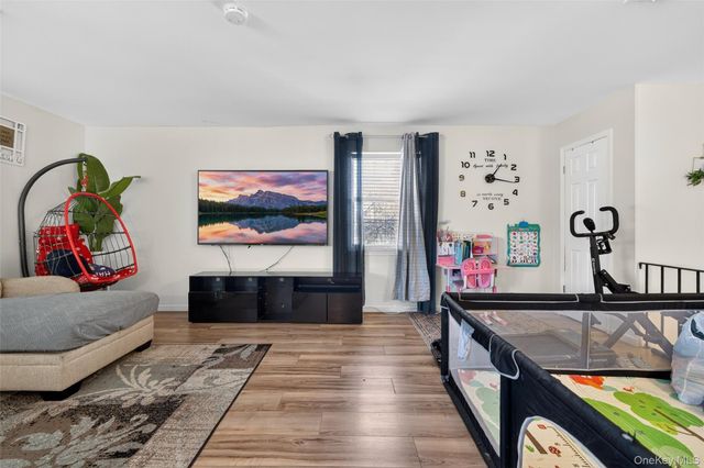 276 Temple Hill Road 2414, New Windsor, NY 12553